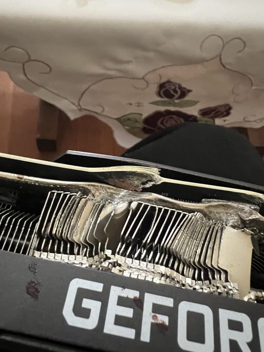 Vand placa video asus tuf 3080TI 12 Gb lovita