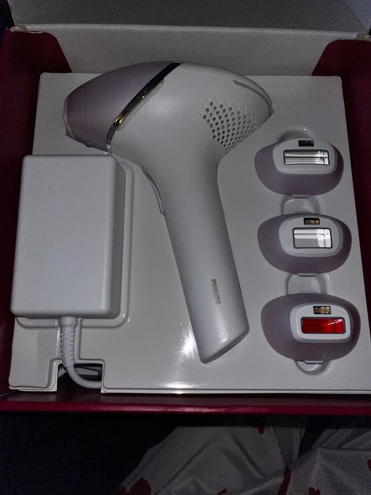 Vând Epilator Philips Lumea Seria 8000
