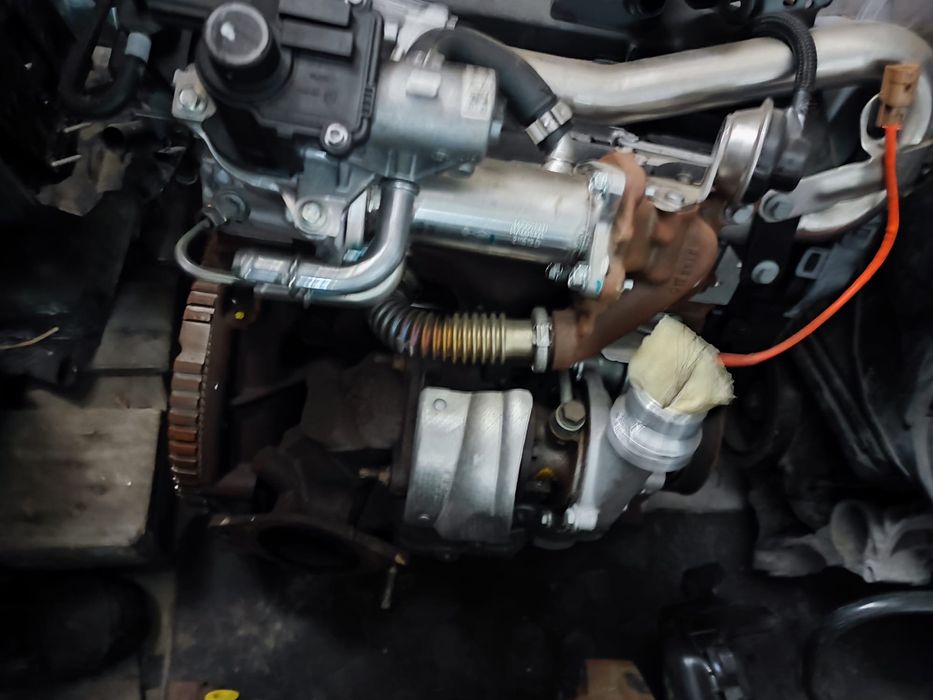 Vînd motor 1.5 dci euro5 dacia renault 2014