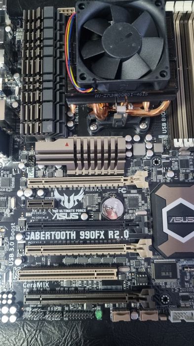 KIT AMD FX-8320 + Placa de baza ASUS Sabertooth 990FX R2.0 Eight Core + Cooler + Shield