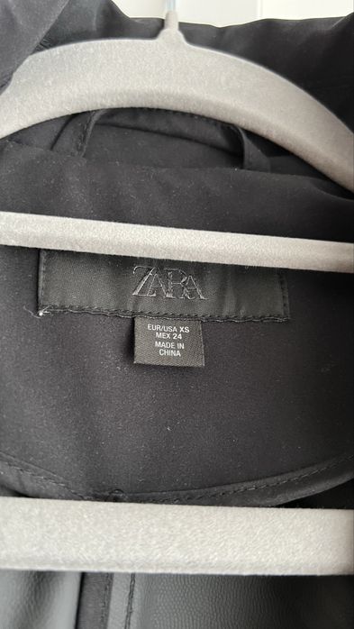 Дамски черен Тренчкот  ZARA