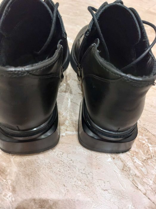 Боти от естествена кожа