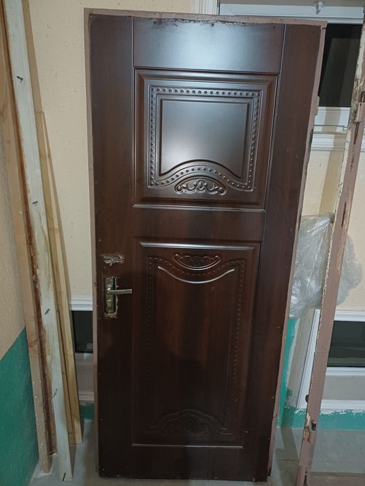 Железный дверь наружный