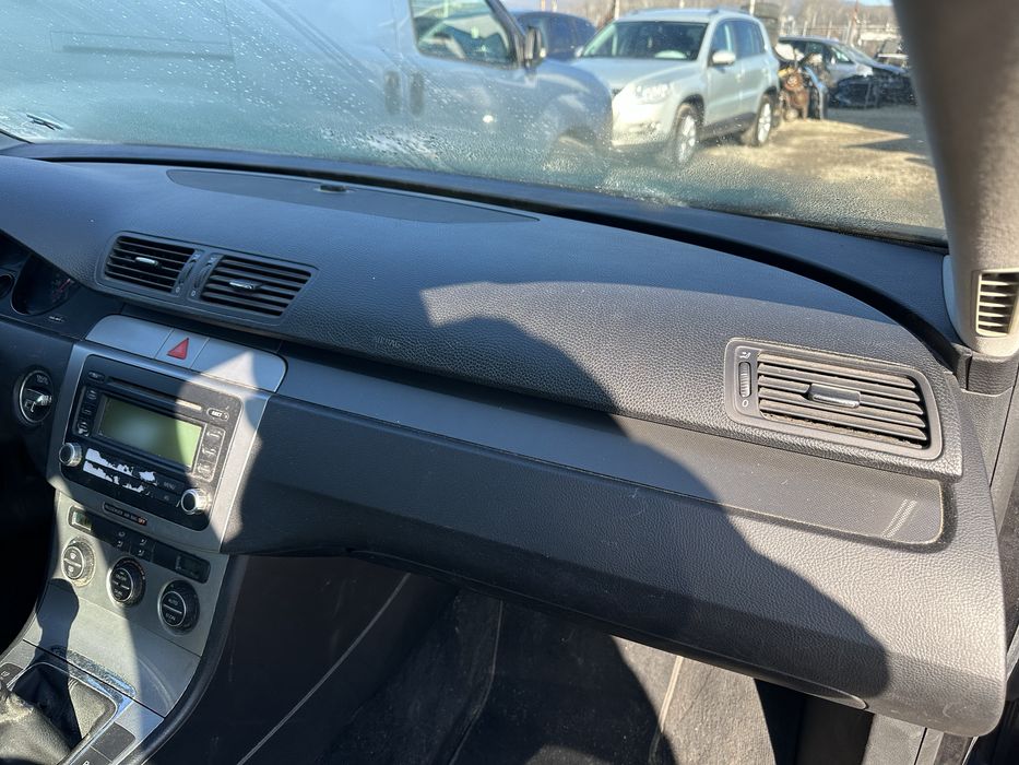 Табло със десен Airbag за VW Passat 6
