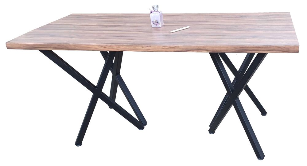 Поръчкови, елегантни и стабилни.Метални крака за маса мод 026 за к-т