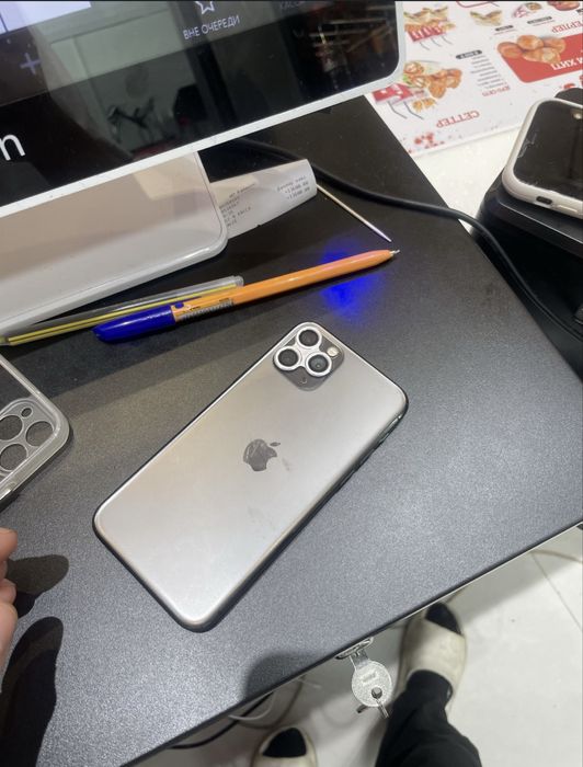 Айфон 11 про.