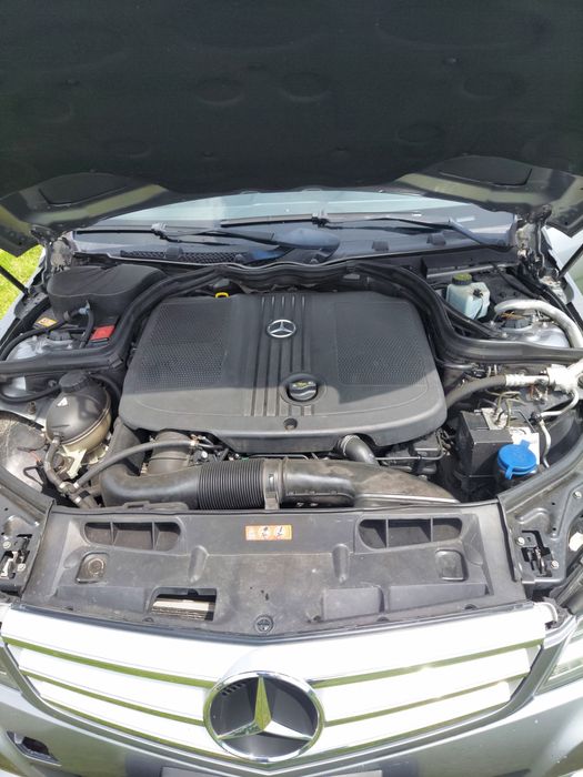 Mercedes C-Class W204 2.2 CDI | Piele | Xenon | Navi | 185.000 km reali