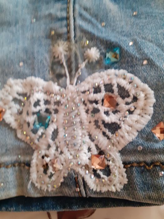 vând pantaloni scurți pentru fete blugi