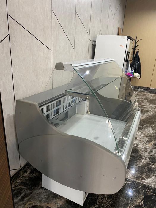 Большой холодильник