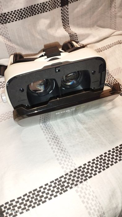 Ochelari vr cu casca