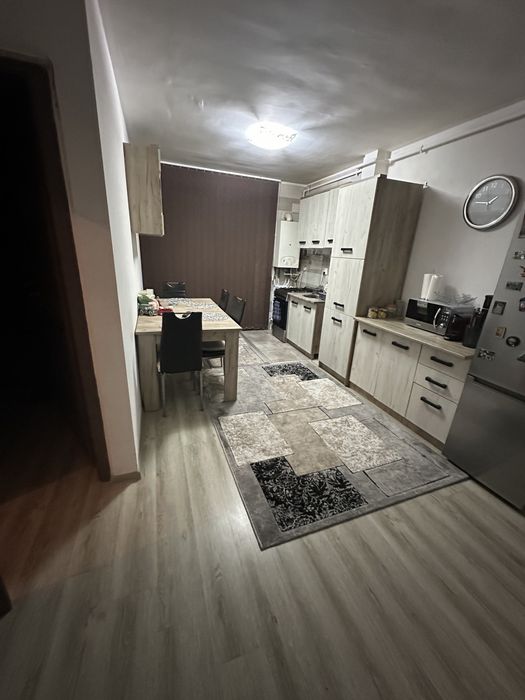 Vand apartament cu 2 camere