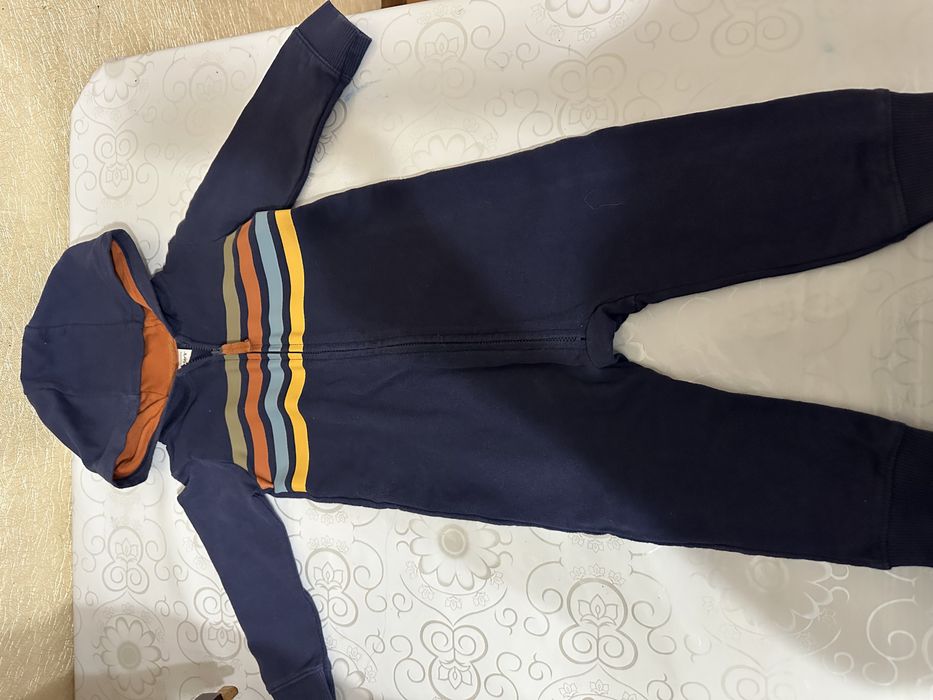 Продается комбинезон Carter's