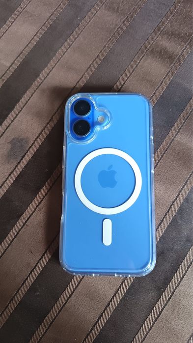Iphone 16 albastru