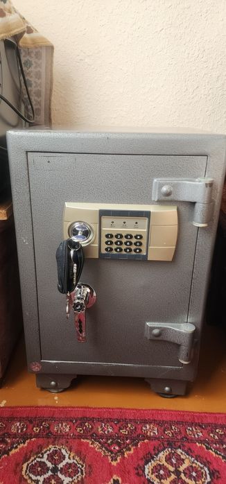 Сейф китайский сотилади холати уртача