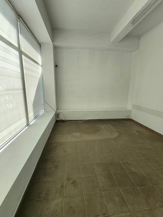 Spațiu comercial de închiriat – poziție excelentă, vitrină stradală