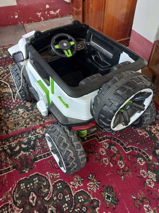 Болалар автомашинаси Дидит сотилади.