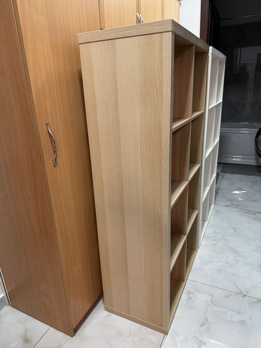 2 Etajere Ikea in stare buna