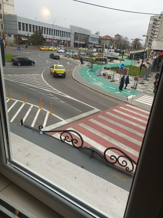 spatiu comercial stradal - zona 0 - 36 mp - IEFTIN si negociabil -e Criza