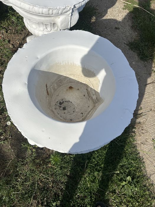 Vaze din beton ornamenatel