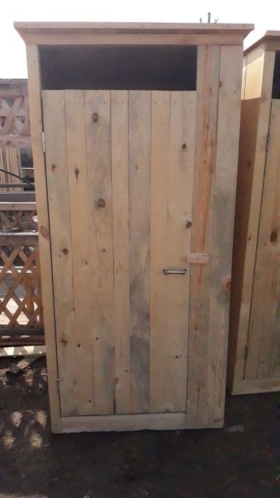 Туалет деревянный