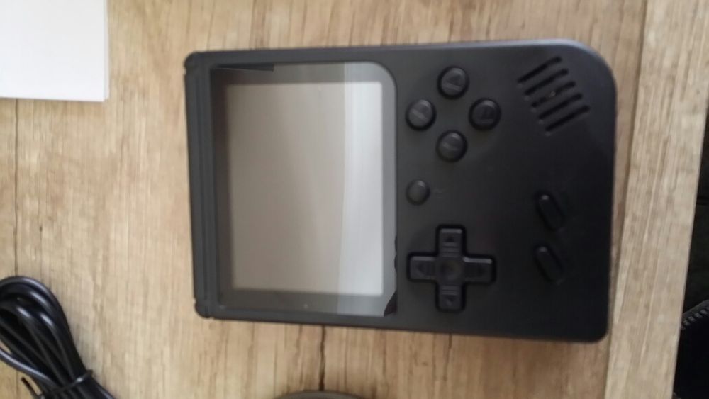 8 битова конзола - джобна със 168 вградени игри+джойстик за 2ри играч