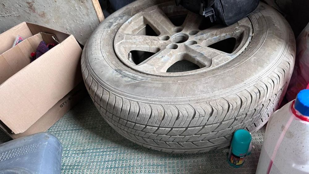 Запаска R17 шинами