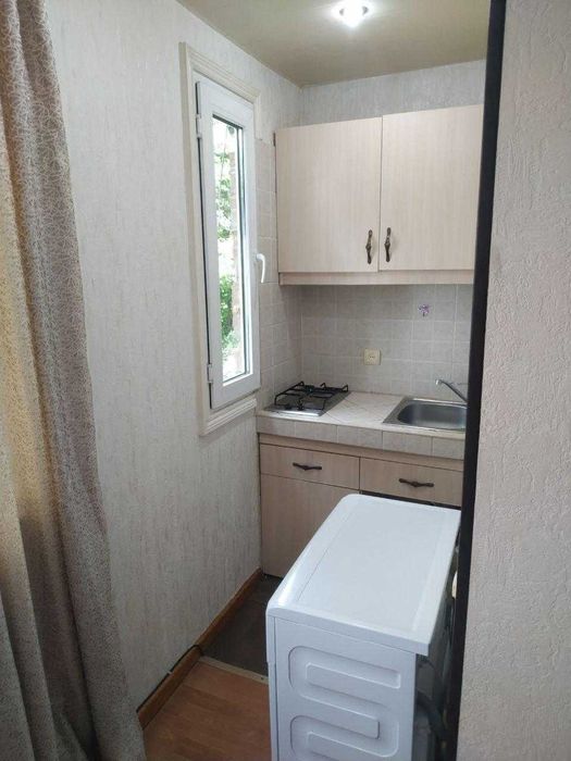 Продается своя квартира 1 в 2 38м2  рядом 110 школа мебель техника