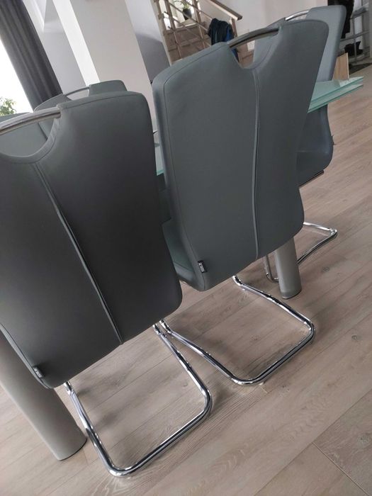 Vand 6 scaune living/bucatarie