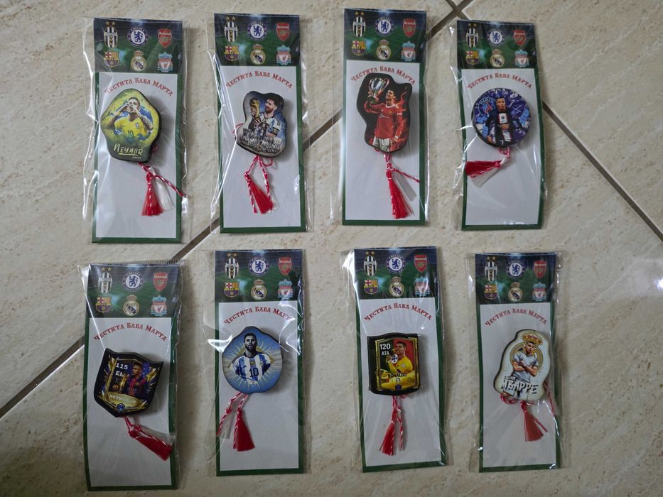 Мартеници Левски и Цска 1 брой 6лв, 5броя 25лв, 10броя 42лв, 20бр 75лв