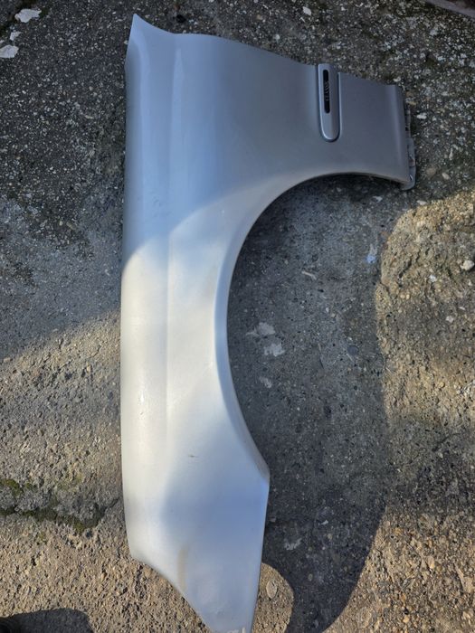 Преден десен калник за мерецедес w203