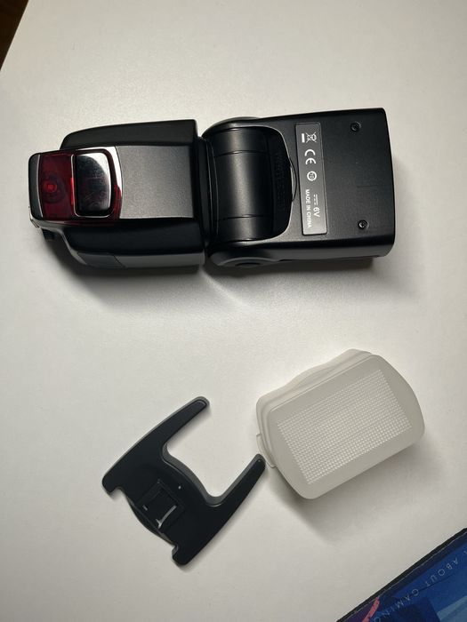 Canon 700D cu grip+Obiectiv 50mm 1.8+ blitz