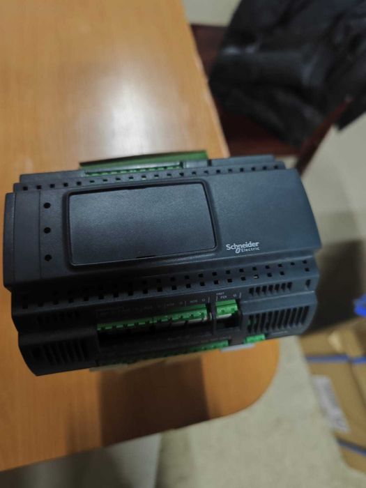 Продам Контроллеры Schneider TM 171 EP 27 R