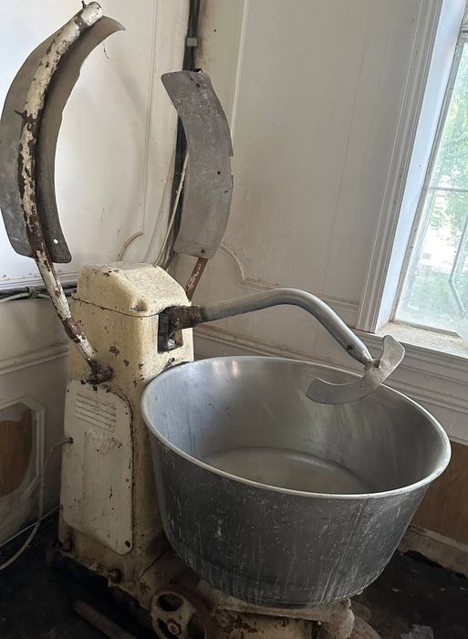 Pikarne pech (non va shirinliklar uchun pechka)