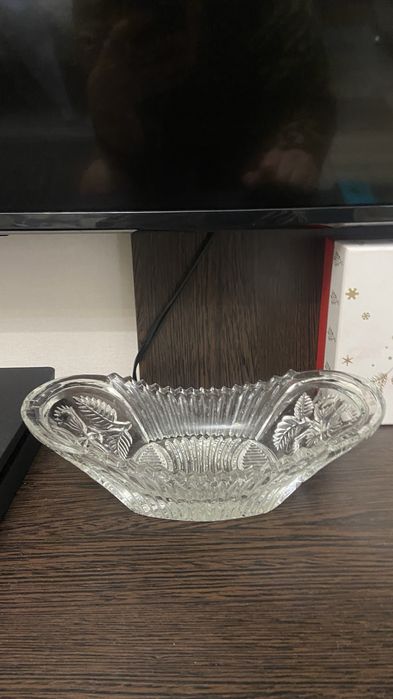 Продам хрустальные салатницы (вазы)Недорого!