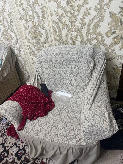 Divan kreslo sotiladi holati yaxshi