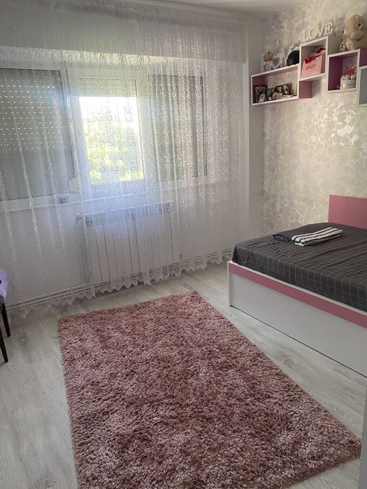 Vand apartament 2 camere cartier OBOR