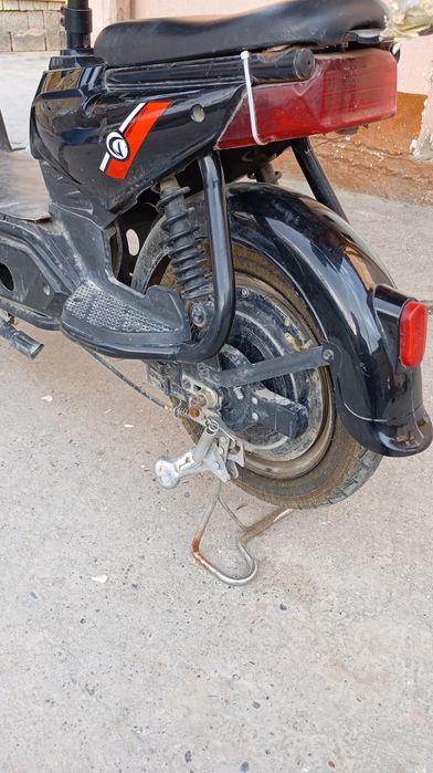 Skuter elektricheskiy