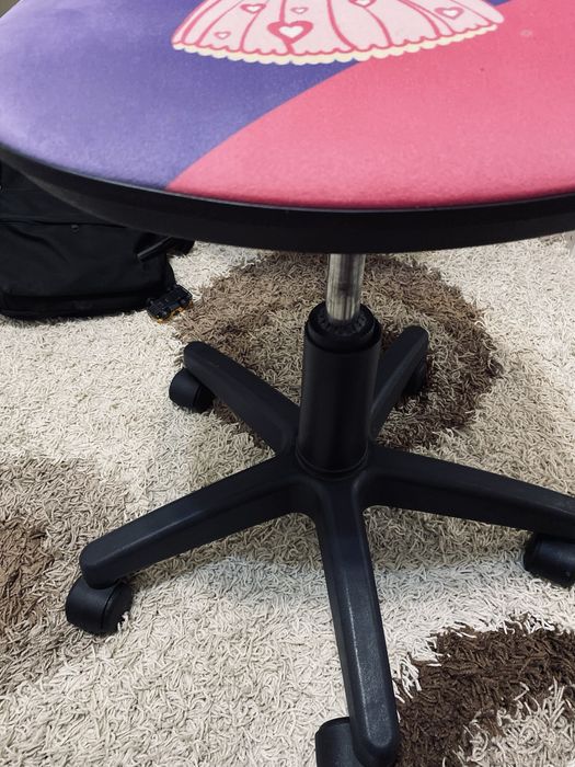 Срочно продам детское кресло для девочек!