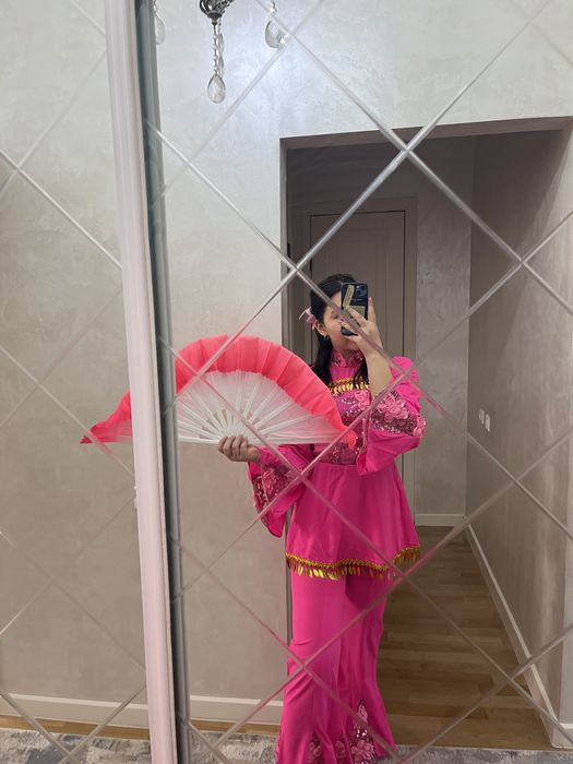 Розовый китайский костюм