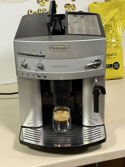 Кафемашина кафе автомат delonghi magnifica с гаранция