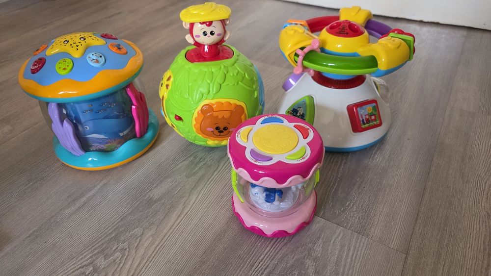 Лот бебешки играчки