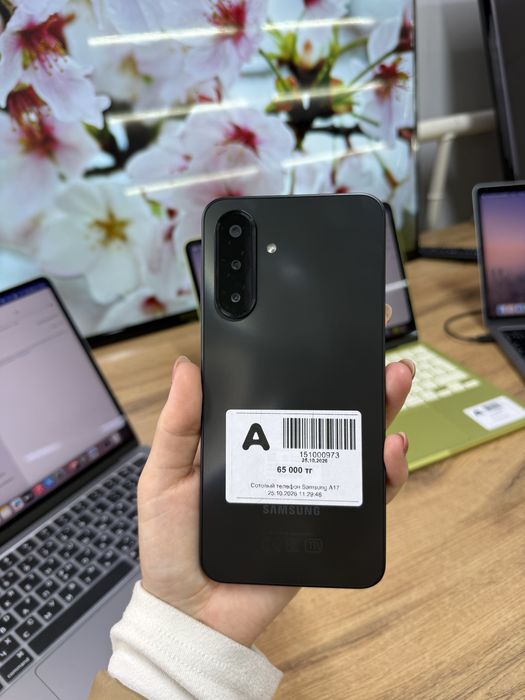 Телефон Samsung Galaxy A17