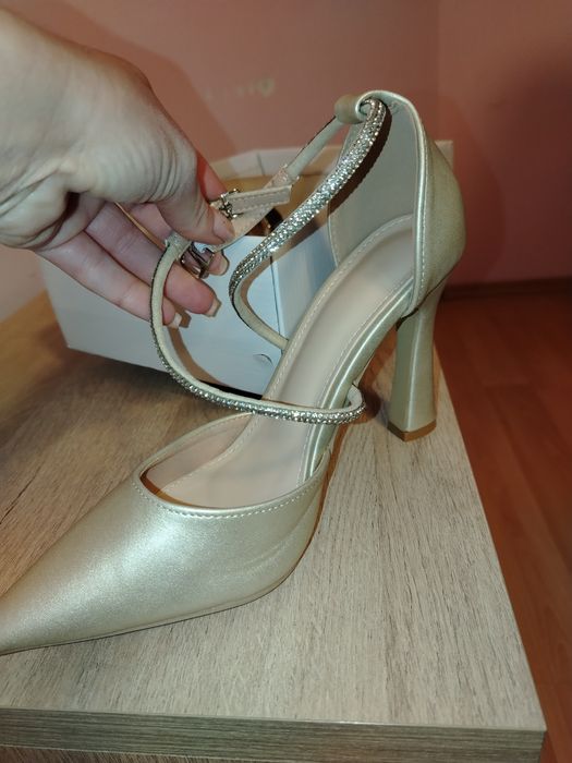 Дамски официални обувки 39