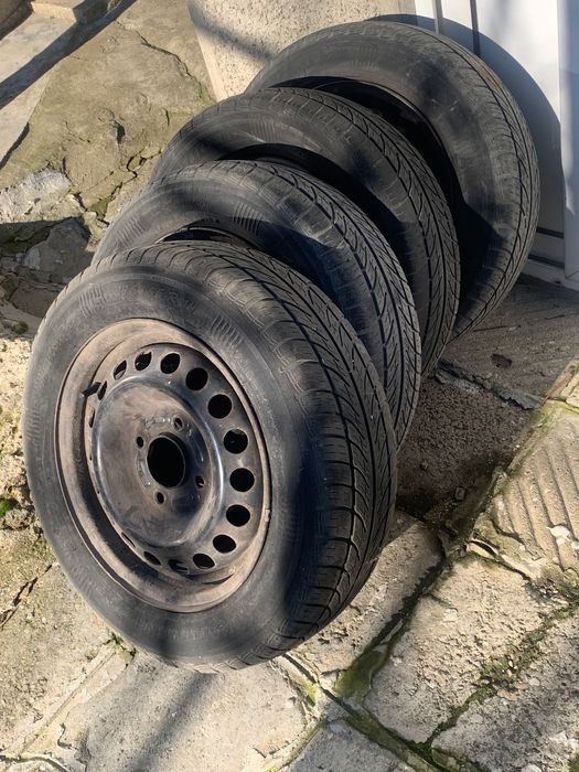 Продавам Mitsubishi Space Star 1.3