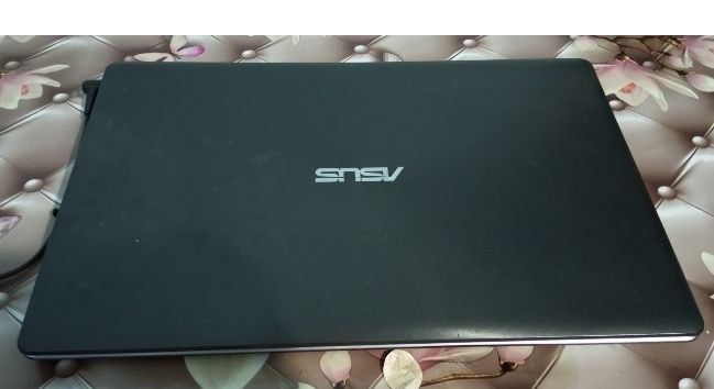 Notebook zur ishleydi