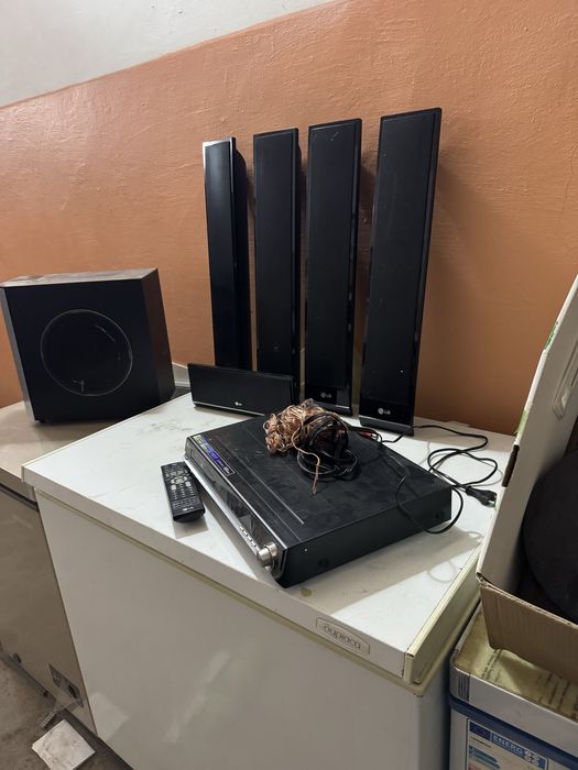 Домашьний кинотеатр LG