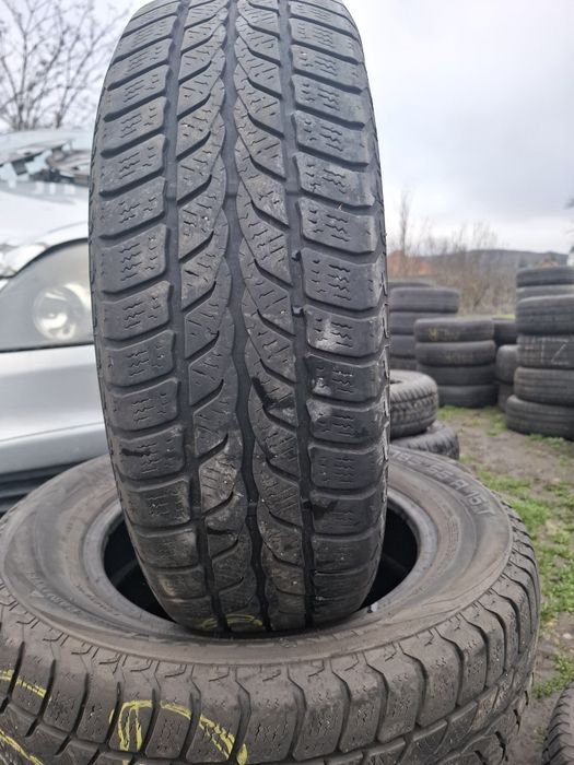Vand set 4 anvelope 195 65 15 bune de iarna
