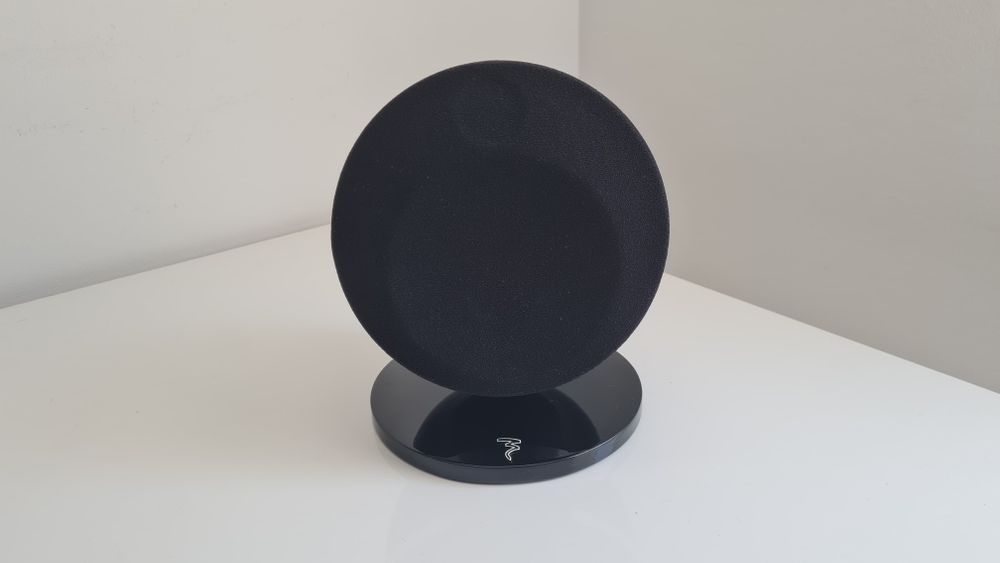 Vând 2 sateliți Focal Dome Compact speaker
