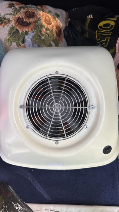 Продам вытяжку для маникюра