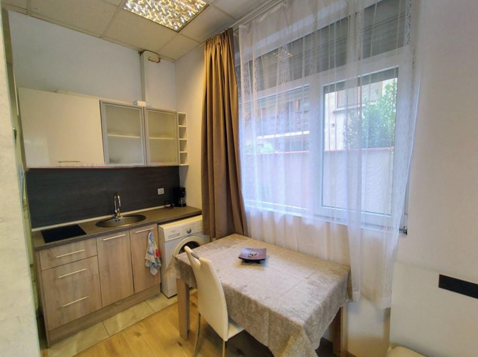 Дава се под наем Едностаен апартамент в София, Витоша - 30 кв.м за 449 € - Снимка #2